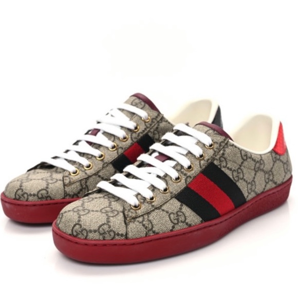 Gucci "New Ace" low-top sneaker in GG supreme canvas - Picture 1 of 12